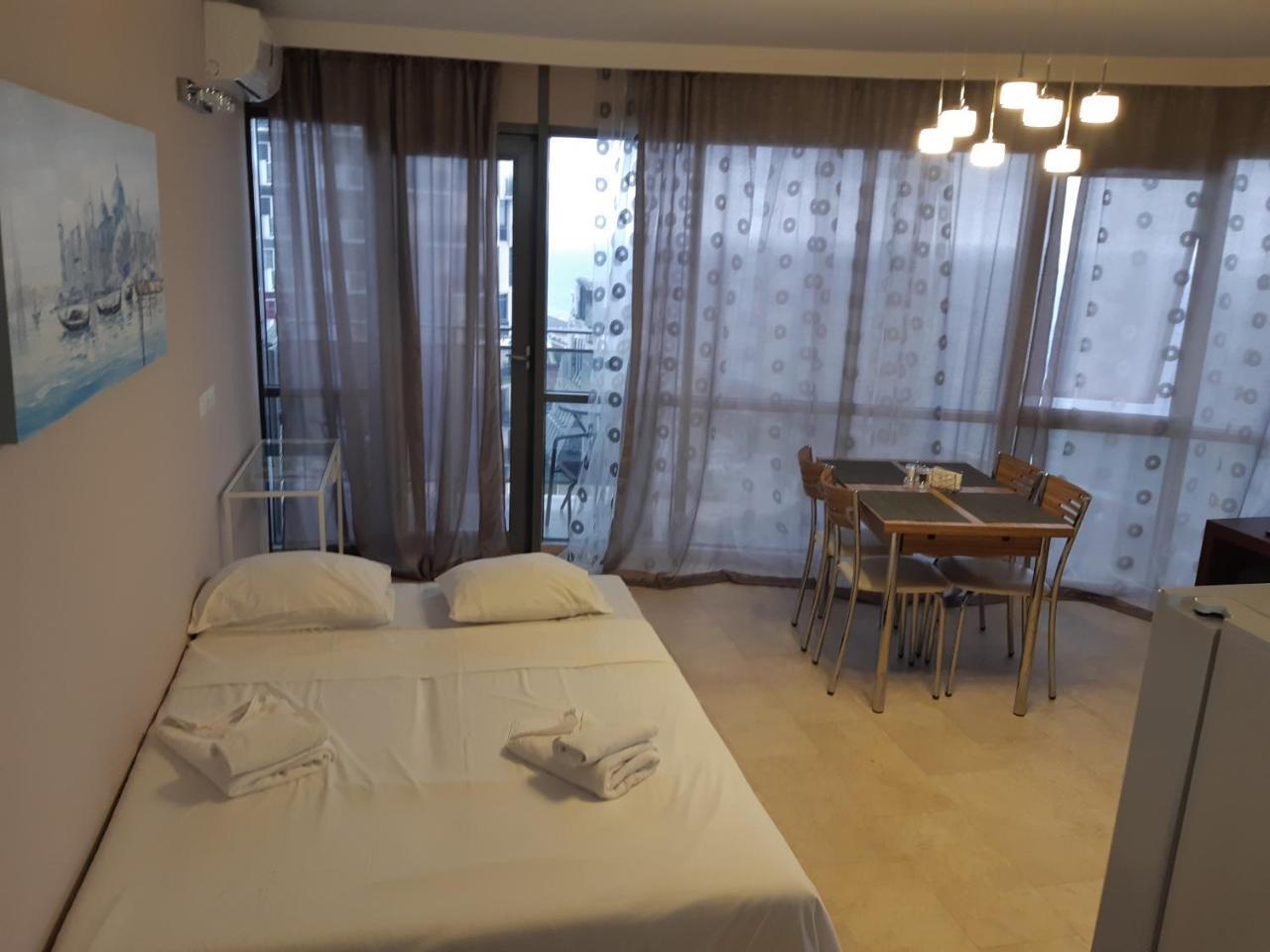Apart Hotel Luxor Batumi Ngoại thất bức ảnh